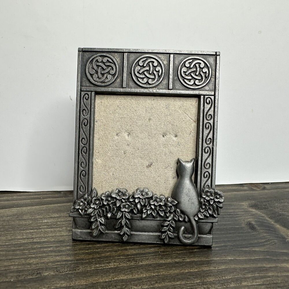 Vintage Miniature Pewter Picture Frame Cat Sitting in Window 3"x2.25"‎ No Glass